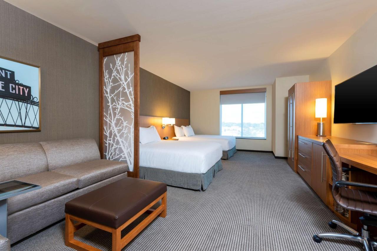 Hyatt Place Flint/Grand Blanc Exterior photo